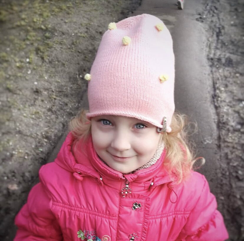 если вам нужна шапка по голове, а не с торчащей макушкой - нужен точный расчет