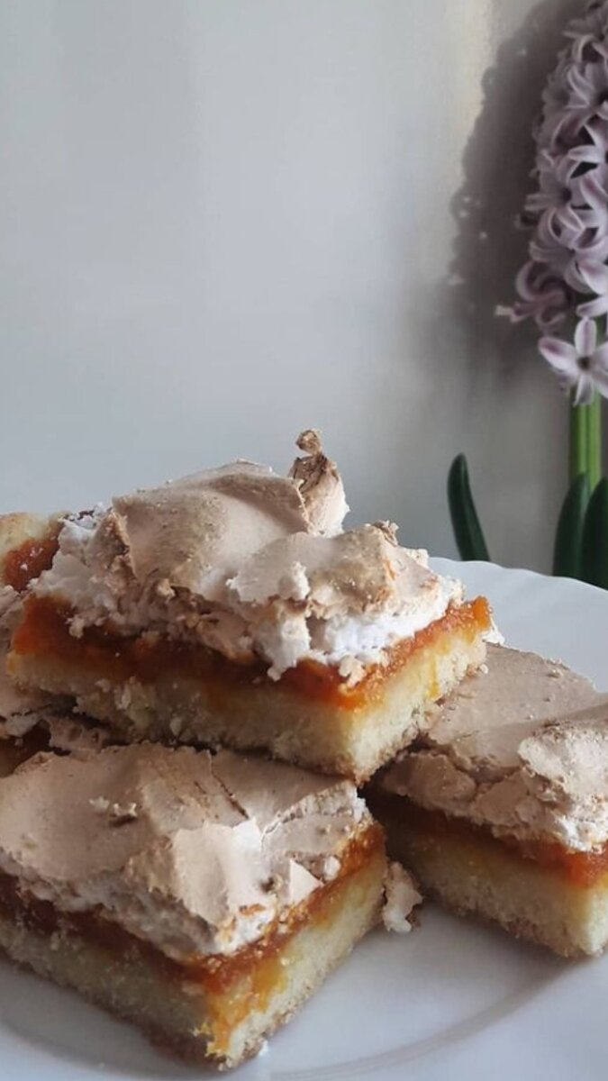 рецепт пирога с курагой и меренгой