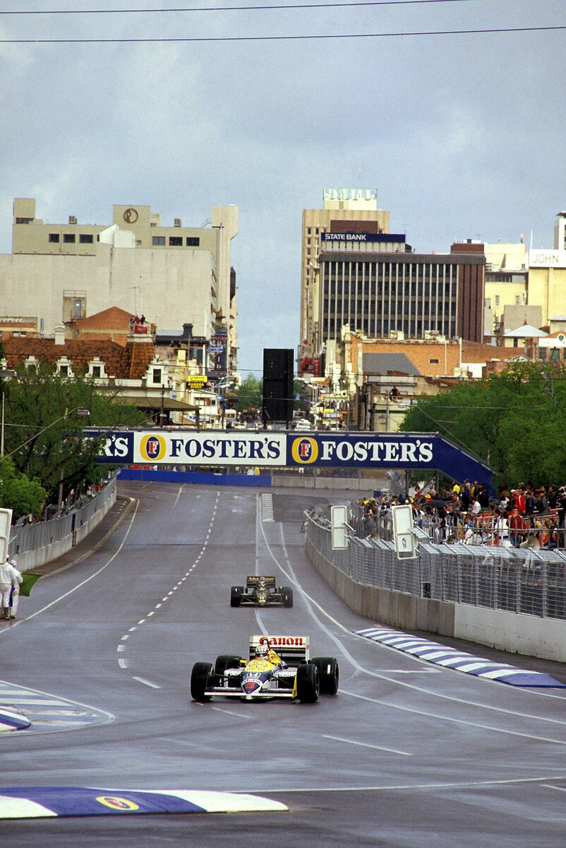 Трасса, проложенная по улицам Аделаиды, принимала Гран При Австралии всего второй раз. Это было нетипичное городское кольцо, широкое и довольно быстрое