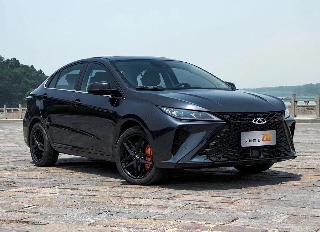 На фото: Седан Chery Arrizo 5 GT