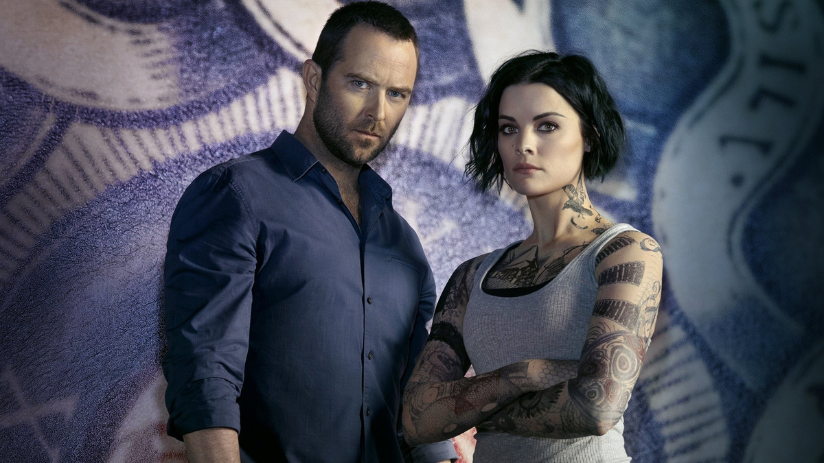 Фанфики джейн доу. Джейми Александер Blindspot. Джейми Александер слепая зона.