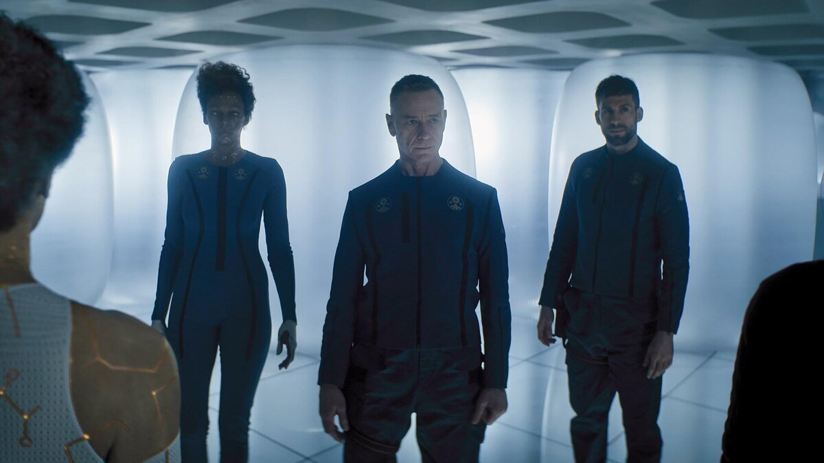 Кадр из 7 серии 2 сезона сериала «Основание»