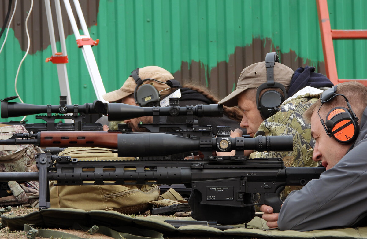Waffen Albert ALR 300 WinMag с прицелом Nightforce ATACR 7-35x56 и  Тигр 7,62x54R кронштейн SAG прицел Nikon Black 4x16x50