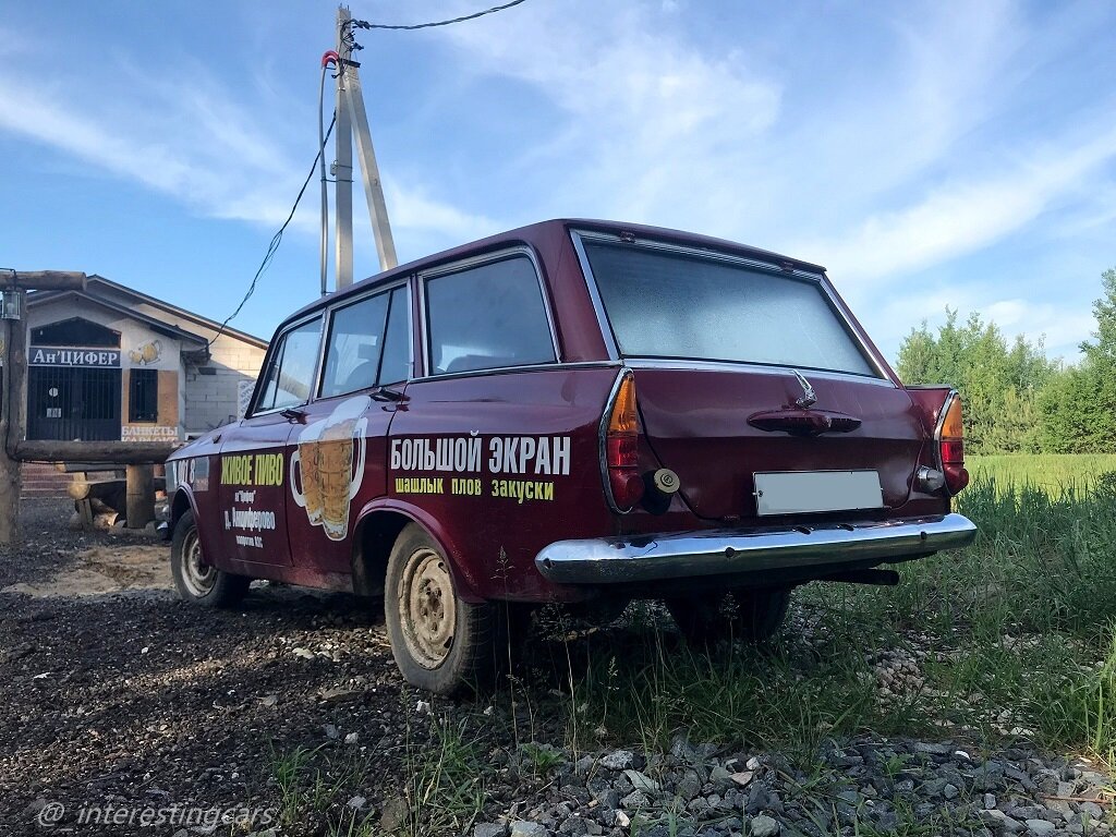 Пятая дверь уже цельная, а фонари вертикальные не менялись все годы выпуская этой модели и последующей