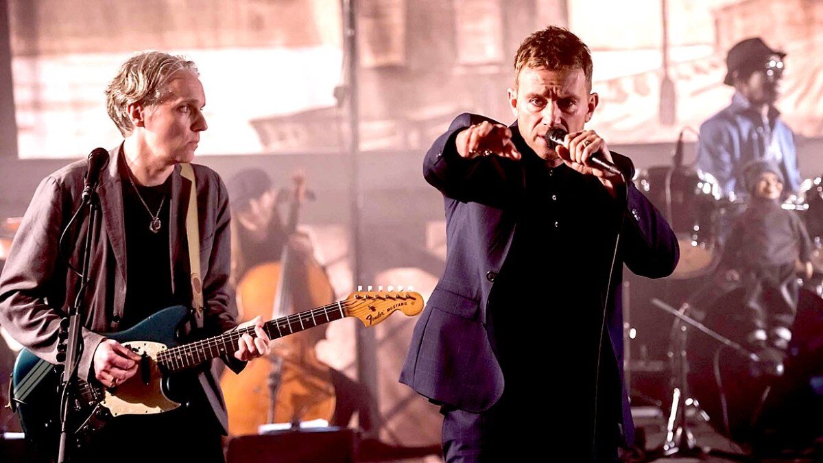 фото: https://pastdaily.com/2019/05/01/the-good-the-bad-and-the-queen-in-concert-2019-past-daily-soundbooth-festival/