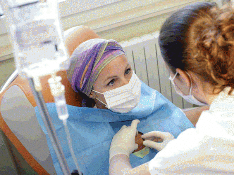 
Онкологические болезни почаще всего сопровождаются экстрасильным исцелением. И одна из технологий «убийства» раковых клеток – это химиотерапия. Ужас перед заболеванием, ужас перед этот терапией, ужас оплешиветь движет людьми.