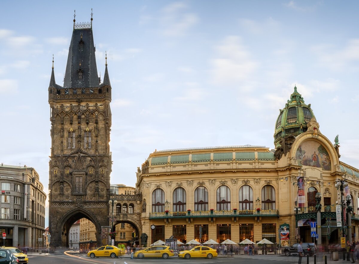 Наши дни. Пороховая башня и Общественный дом