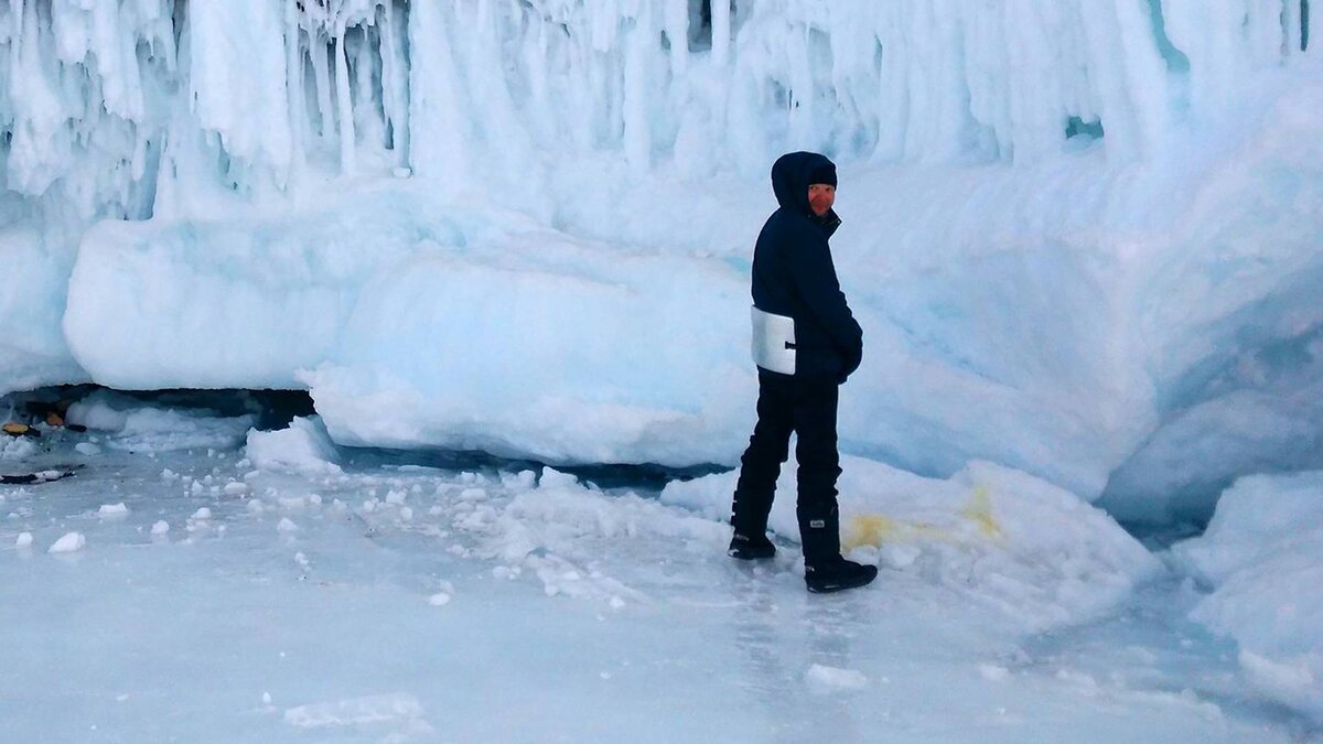Фото сделано ради прикола. А загадили место Китайцы что были до нас.
