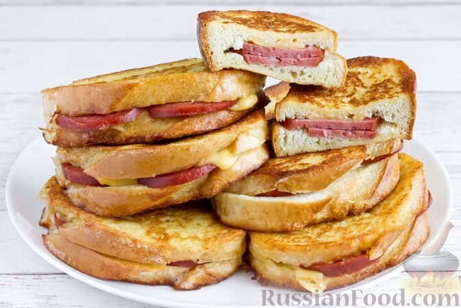 батон, колбаса, сыр твёрдый, яйца, молоко, масло подсолнечное