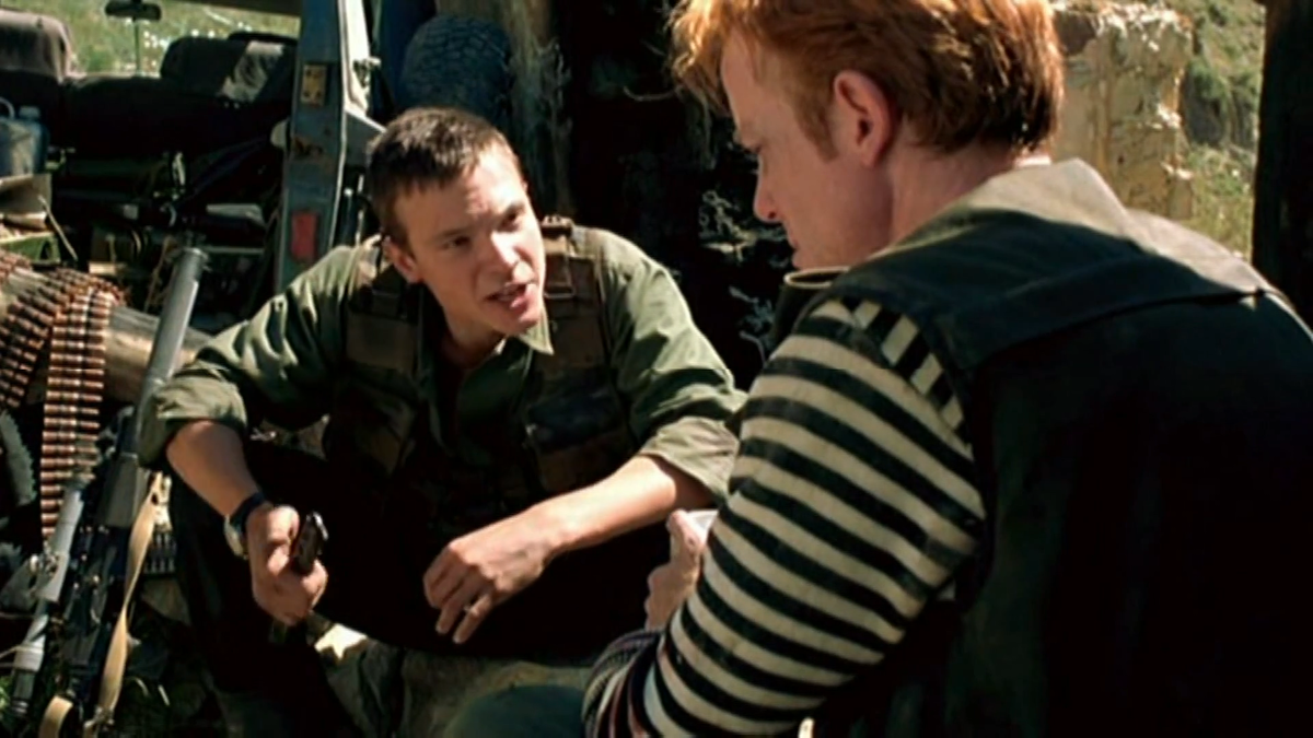 Русский солдат Иван Ермаков "учит жизни"  британского журналиста, оказавшегося вместе с ним в Чечне.