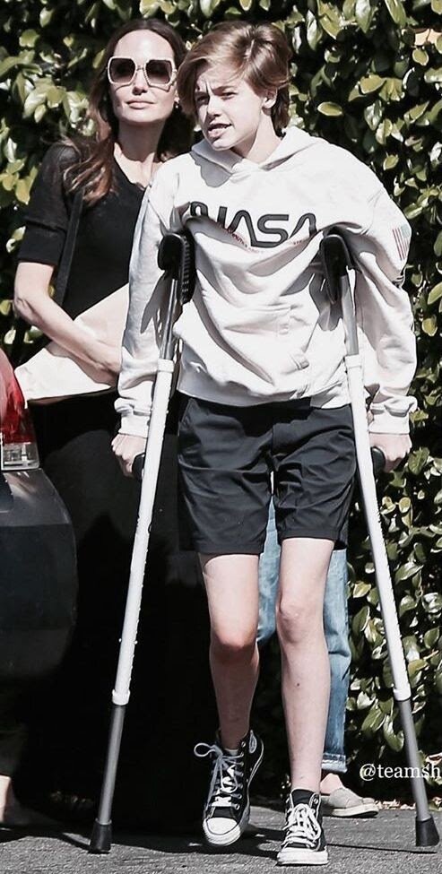 Анджелина Джоли с дочерью Шайло. teamshiloh / Instagram