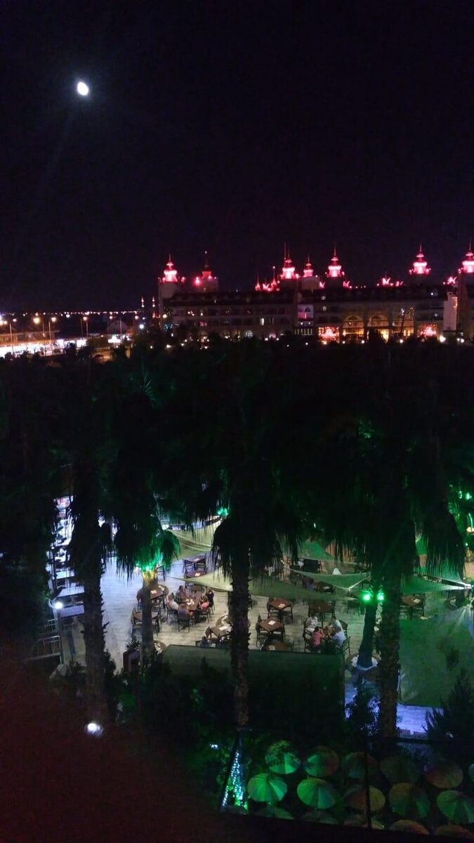 Вид с балкона из нашего номера