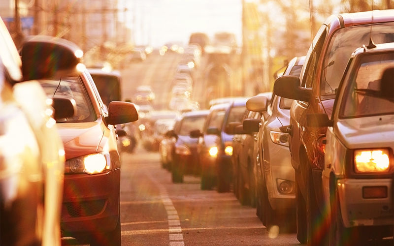 Если же нужно добраться с окраин в центр, общественный транспорт всегда оказывается быстрее.