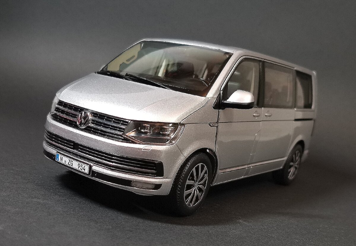 Volkswagen T6 Multivan 2015 in silver color №95455