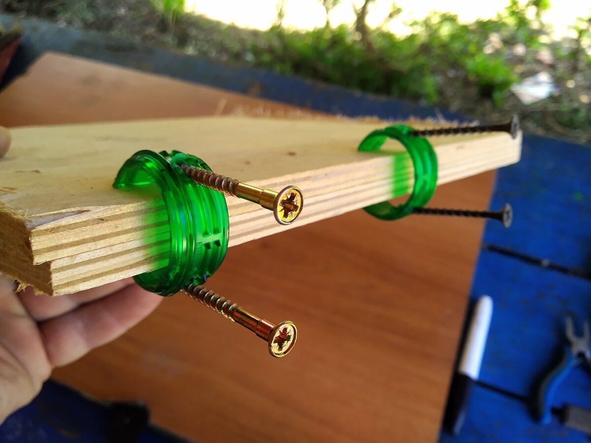 How to Make a Mini Robotic Bug From Household Items Diy robot, Science projects 