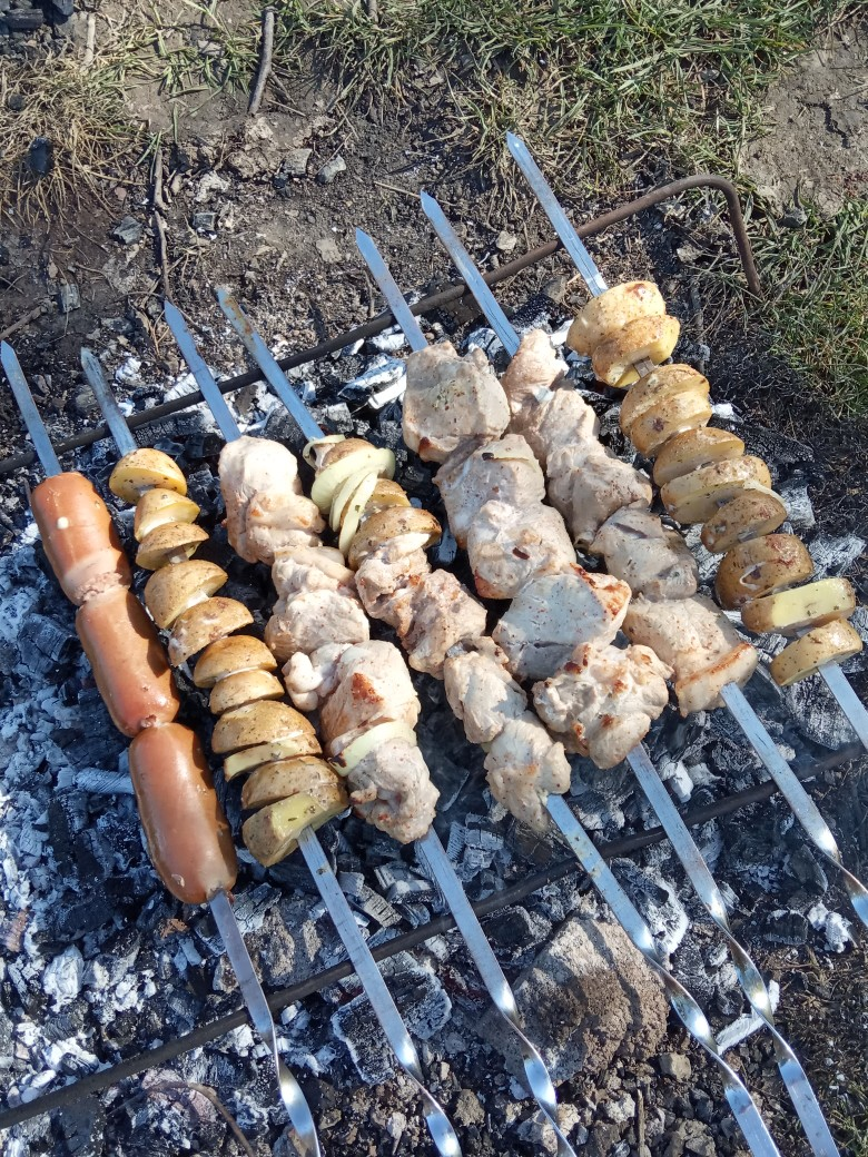 Пожарил шашлык на свой день рождения. Очень вкусно