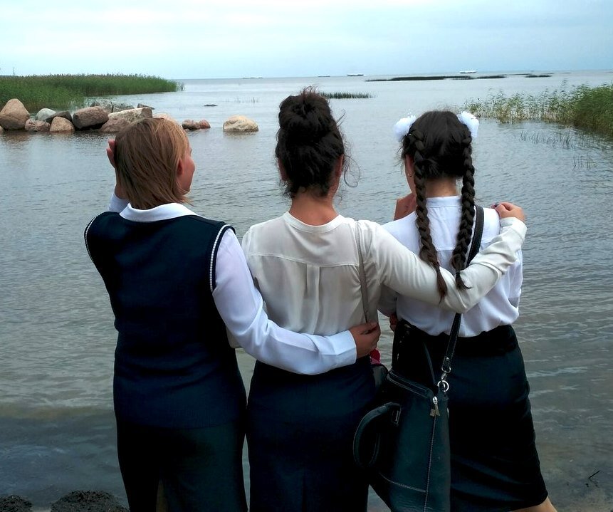 Школа - место дружбы и любви.