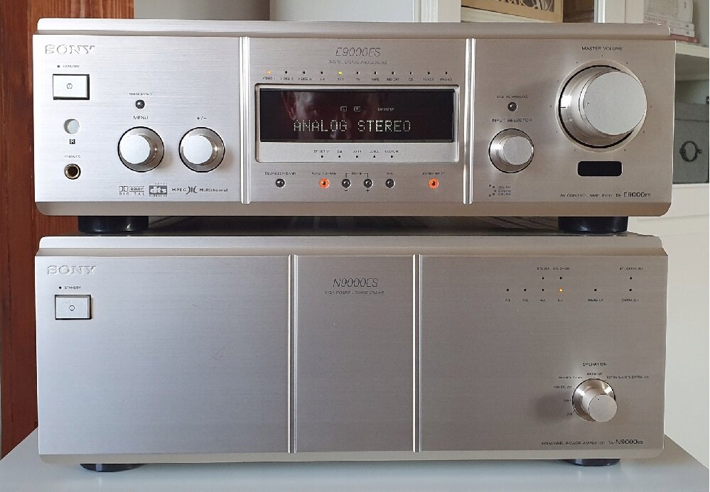 Предварительный усилитель Sony TA-E9000ES и усилитель мощности Sony TA-N9000ES