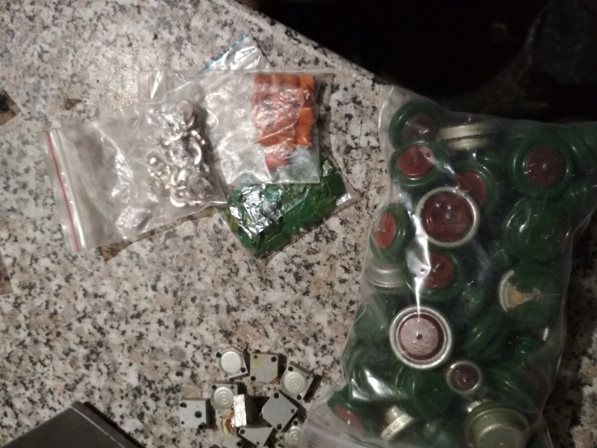 Особенно порадовали км конденсаторы ))