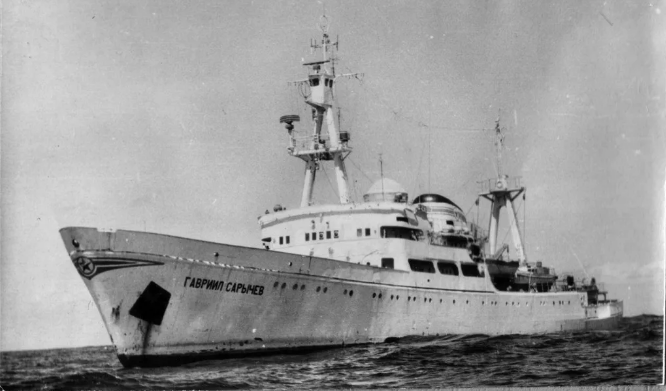 Гавриил Сарычев,  на нем служил мой отец. 