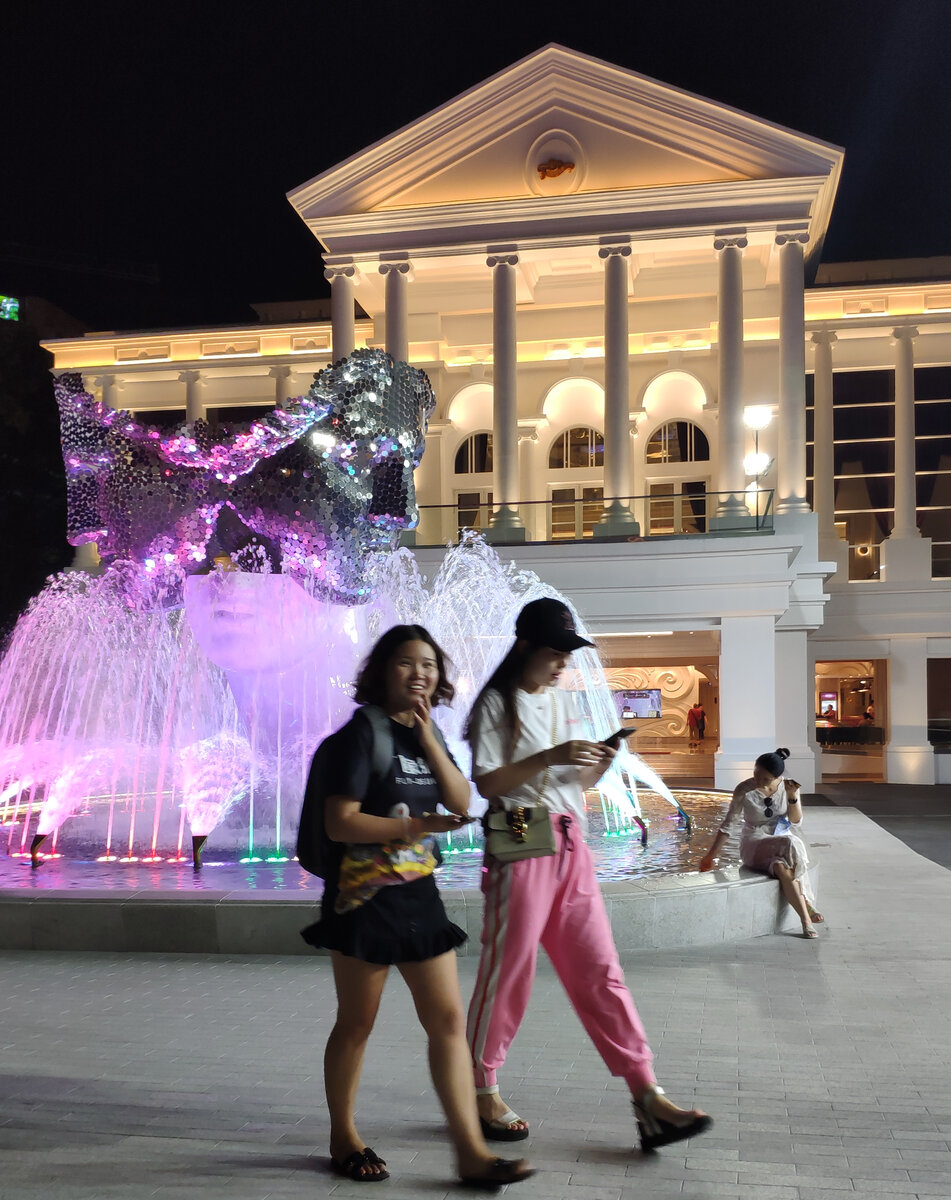 Здание театра-шоу Тиффани