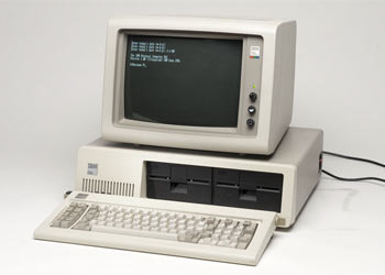 Первый персональный компьютер от Apple