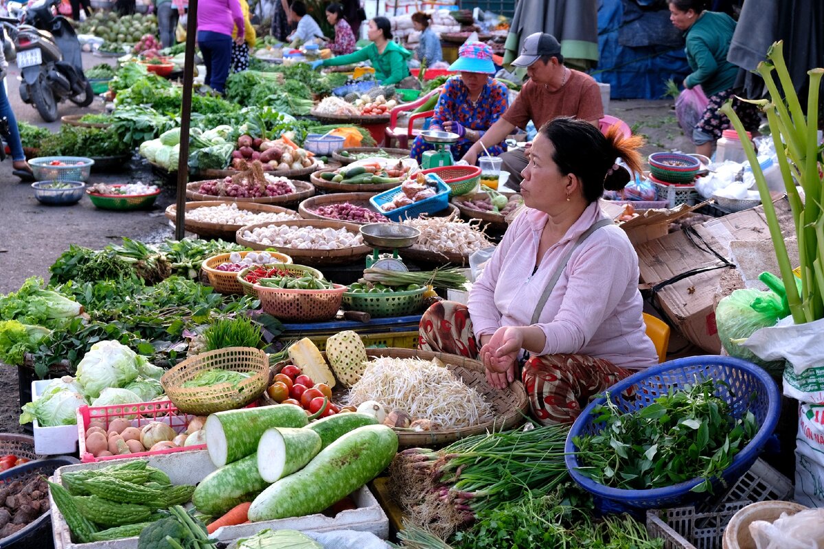 Матерые туристы любят ходить на рынок. Я до сих пор не очень рада, когда мне приходится туда наведываться: торговаться я не люблю