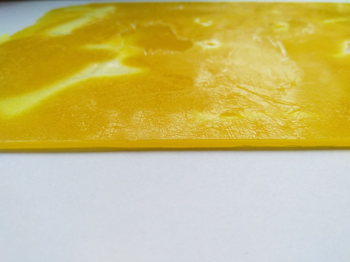 Вот такая пластина из воска нам понадобится.