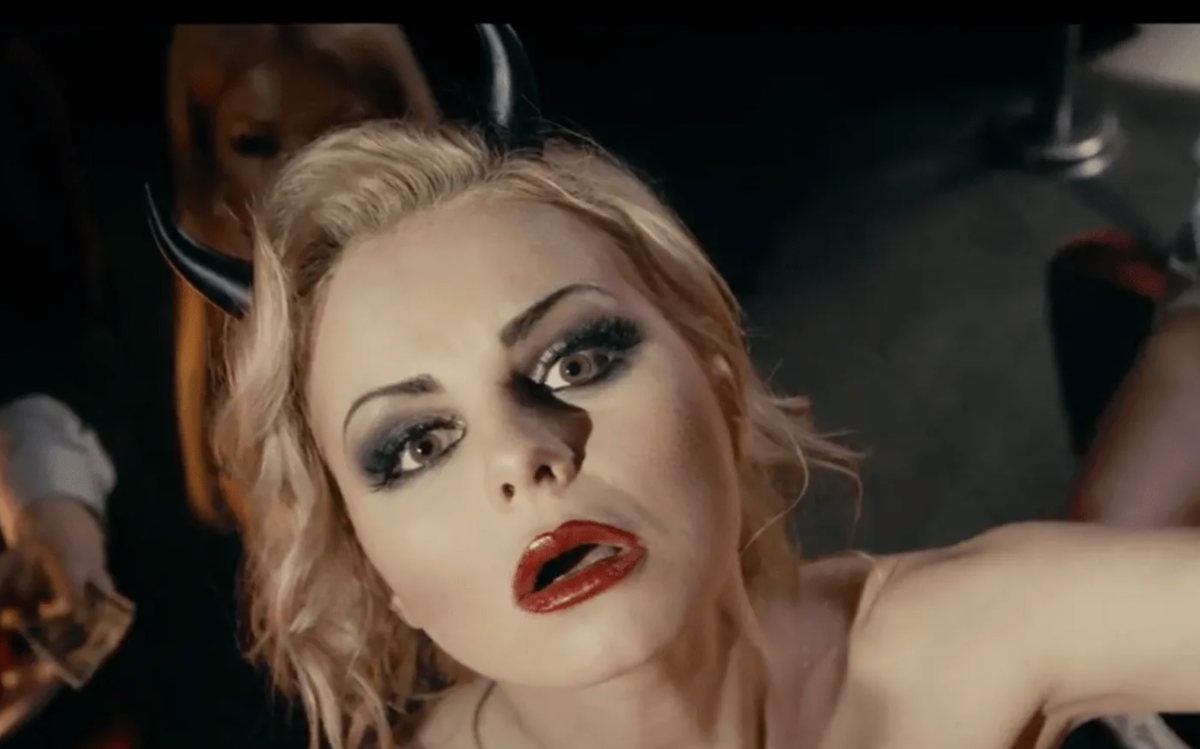 ленинград молитвенная актриса. вокс молитвенная. ленинград бог ты что оглох слушать. бог ты что оглох ленинград. алиса vox молитвенная.