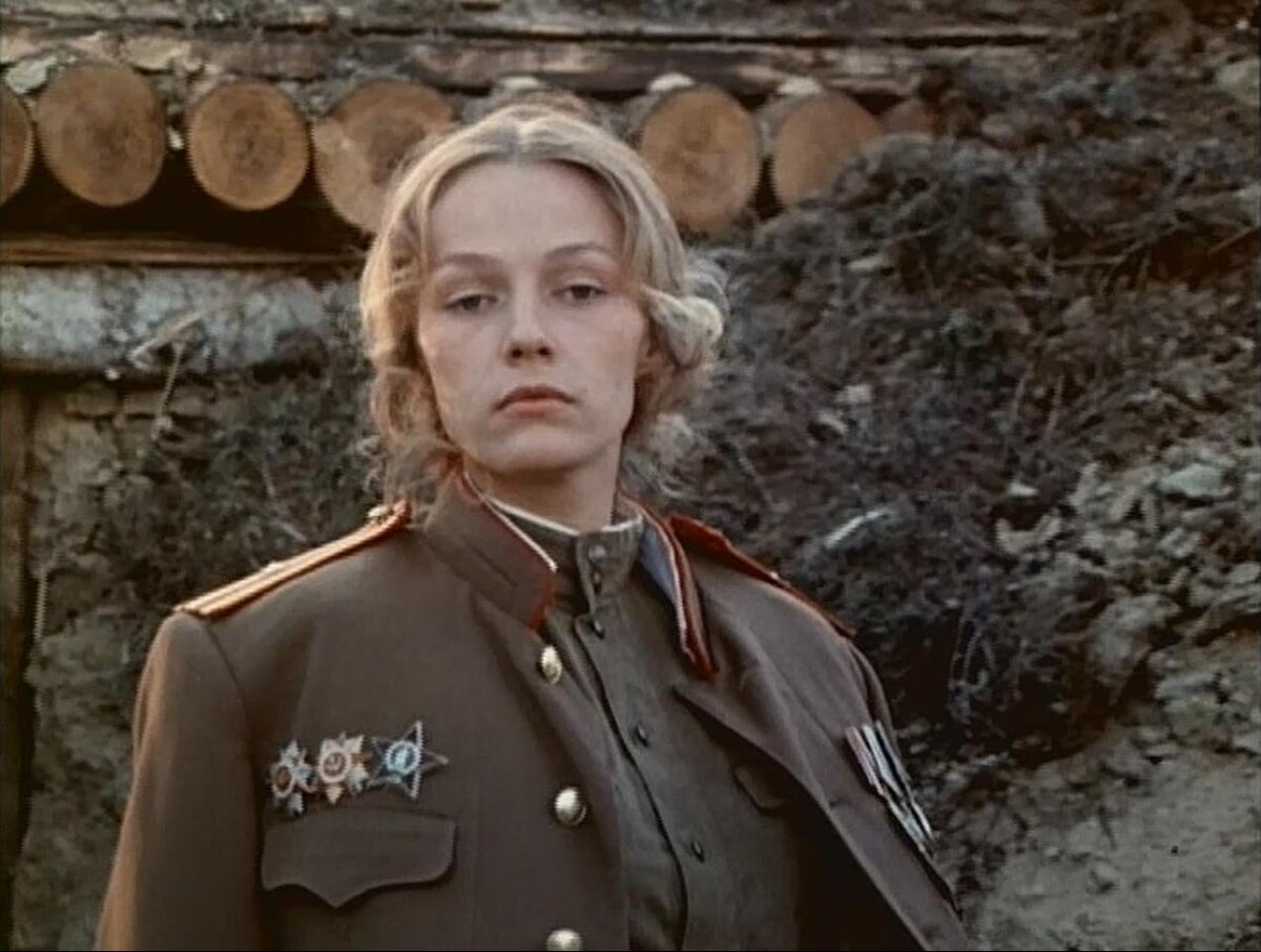 Кадр из фильма "Военно-полевой роман" (1983), в роли фронтовой жены Н. Андрейченко