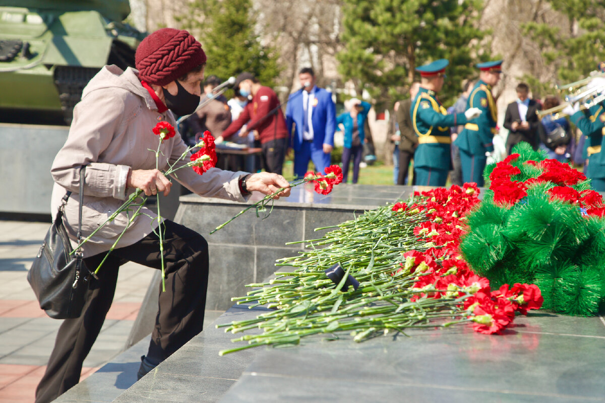 «Они живы, пока мы помним…» - это не просто слова. Чтите память павших героев…