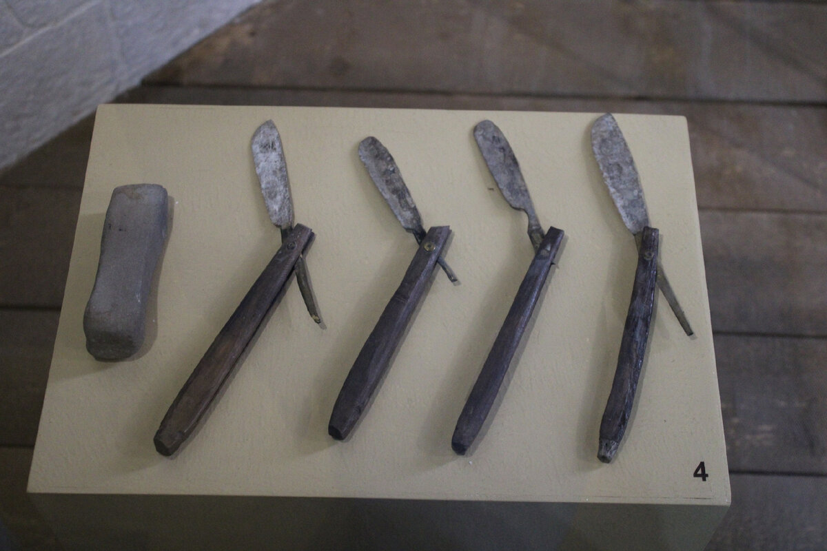 Клад цирюльника – необычный клад на Дону, сделанный в Азове парикмахером.