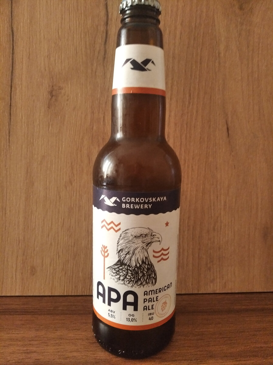 Привычный дизайн: белая этикетка, логотип в виде птички