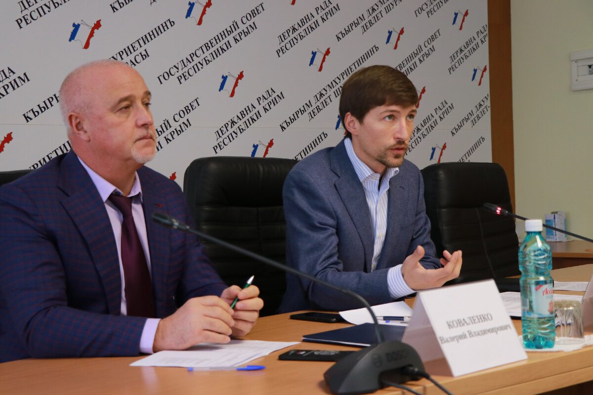 В. Коваленко и И. Манучаров