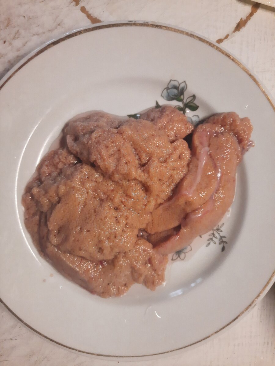 Икра плотвы в сыром виде