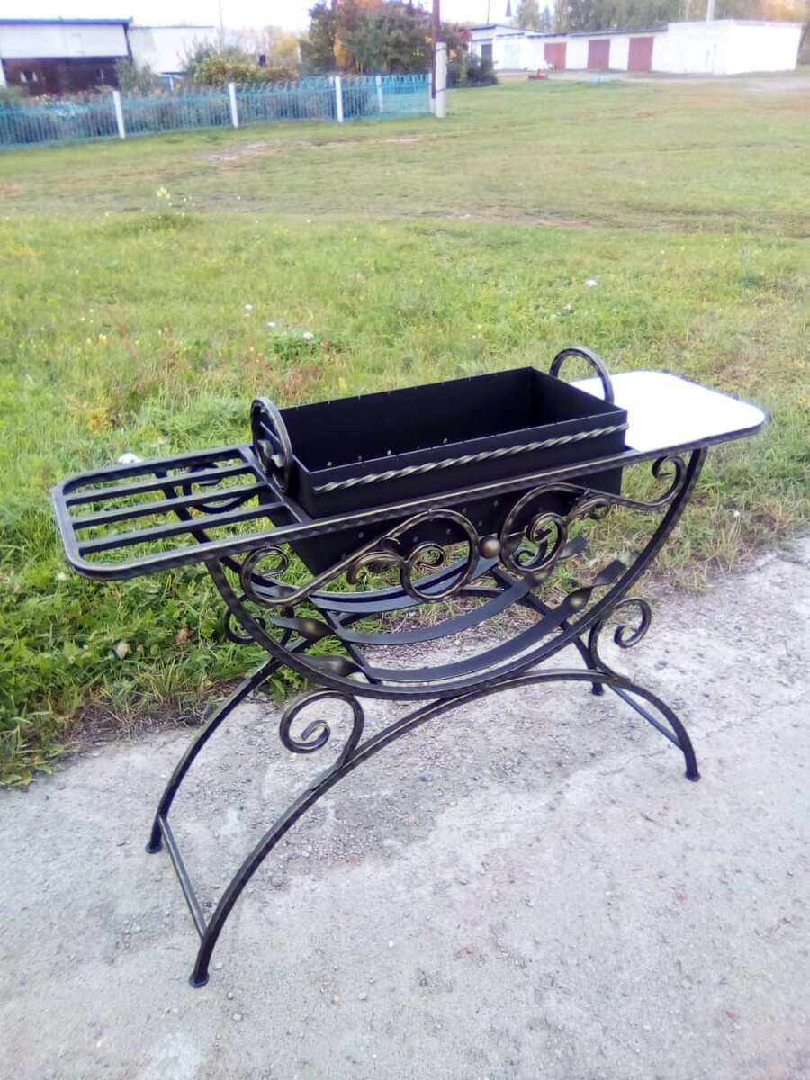 Ковка 22. Ковка 22. 3 балясина. Кованые элементы листья. Кованная клумба для цветов.