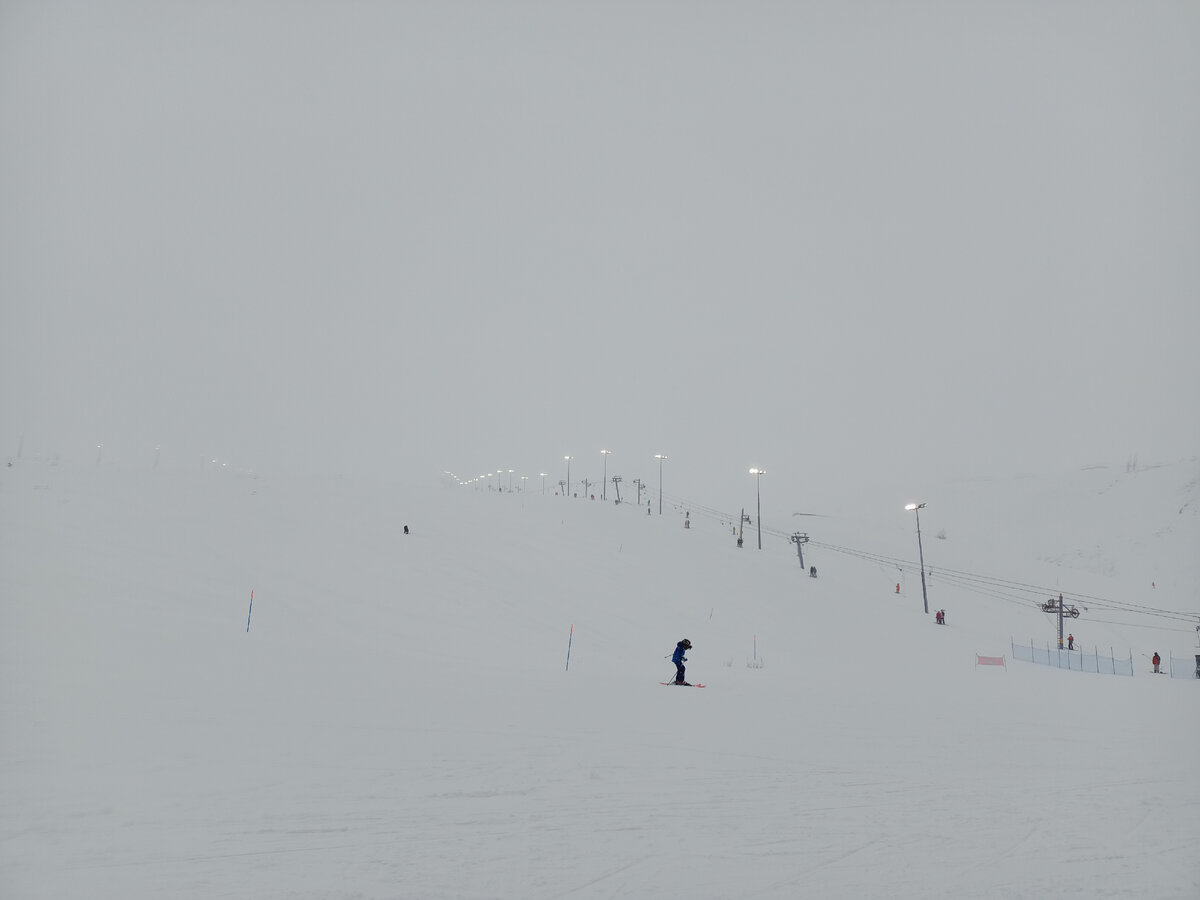 было и вот так. Южный склон два часа дня