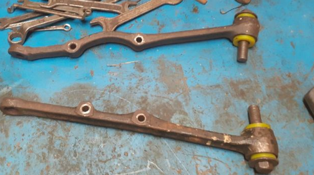 Желтые полиуретановые втулки нижних рычагов