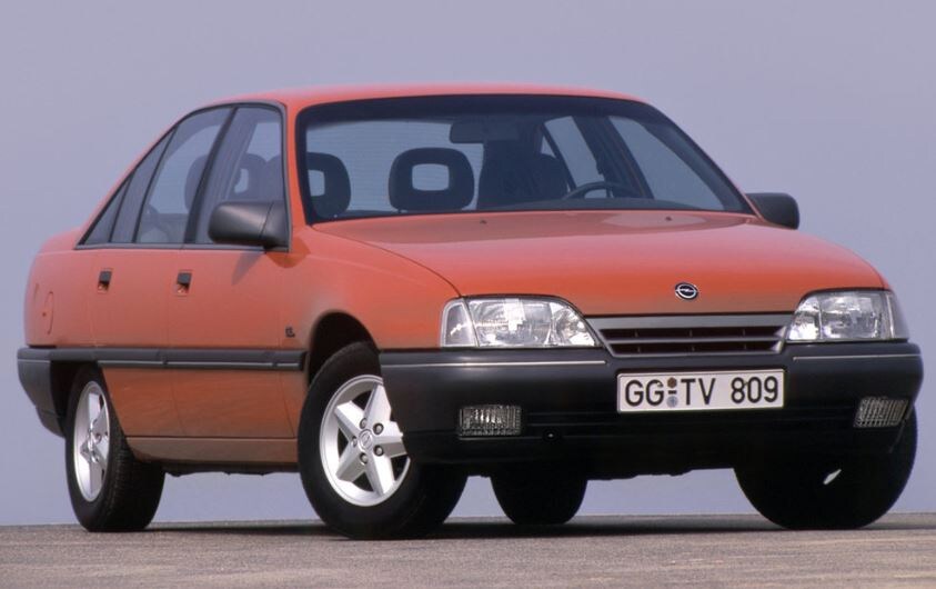 Opel Omega A седан