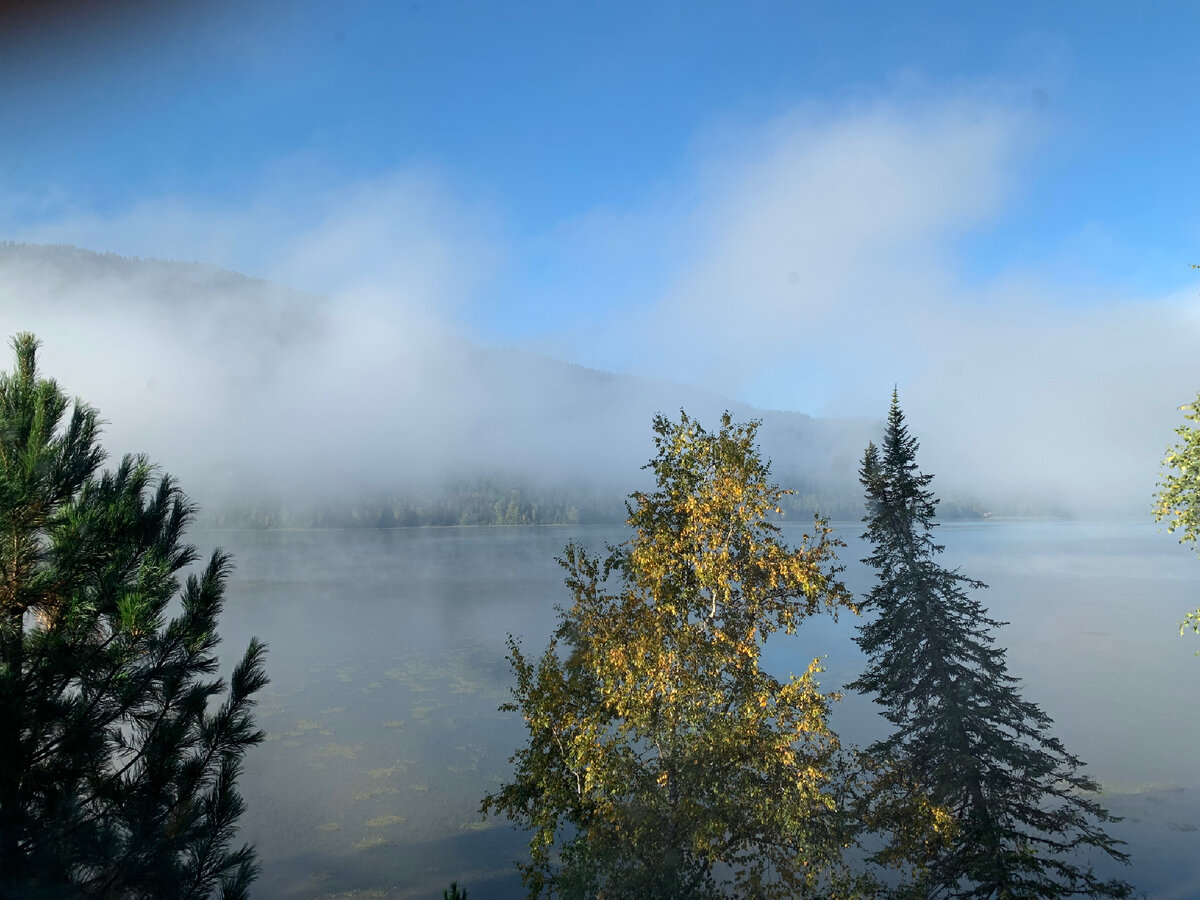 Телецкое озеро. Вид из домика базы «Горное озеро».