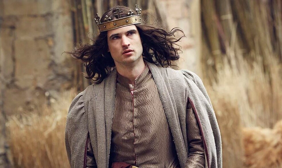 Кадр из фильма. Том Старридж в роли короля Генриха VI  в фильме "Пустая корона"