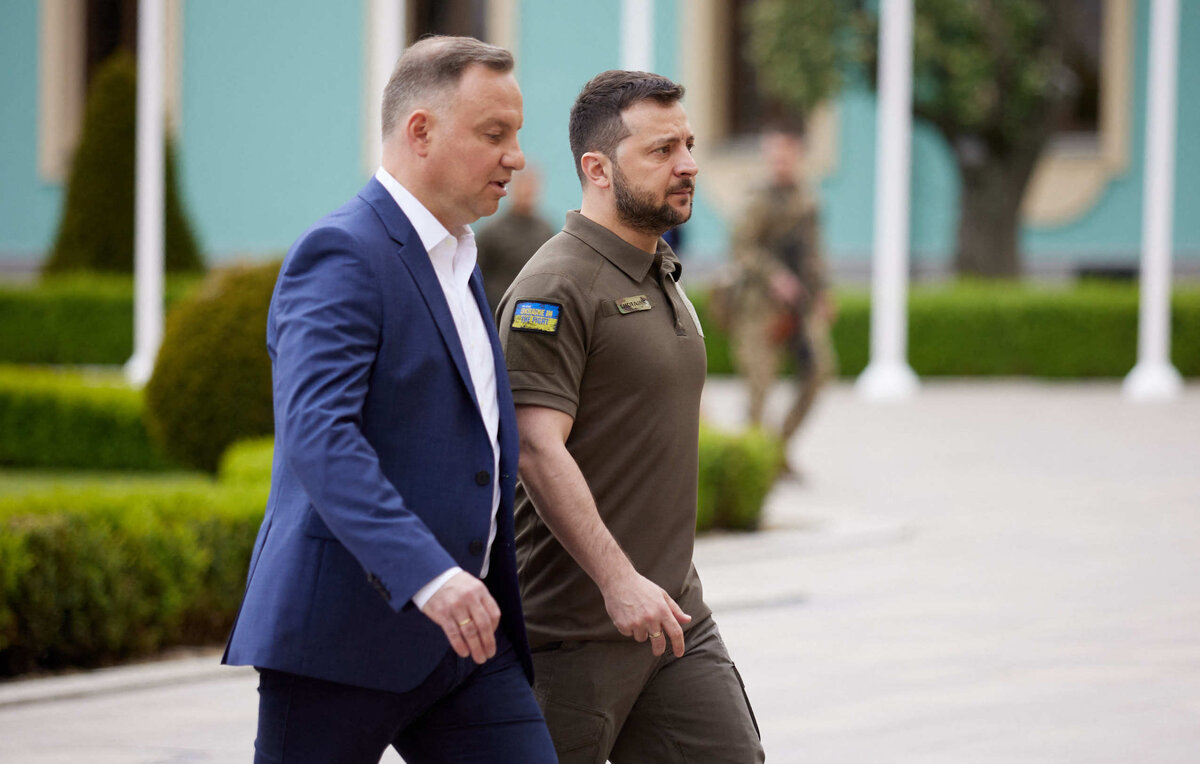    Президент Польши Анджей Дуда и президент Украины Владимир Зеленский  Ukrainian Presidency via ABACA via Reuters Connect