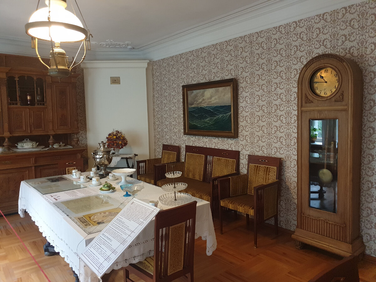 Столовая в доме Л.И. Кашиной.