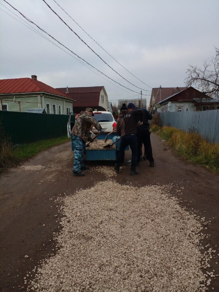 Жители Спас-Клепиков сами взялись за ремонт дороги | Новости 7info.ru | Дзен