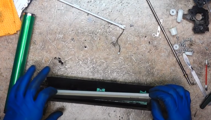 Фото 85. Снимаем с оси подшипник