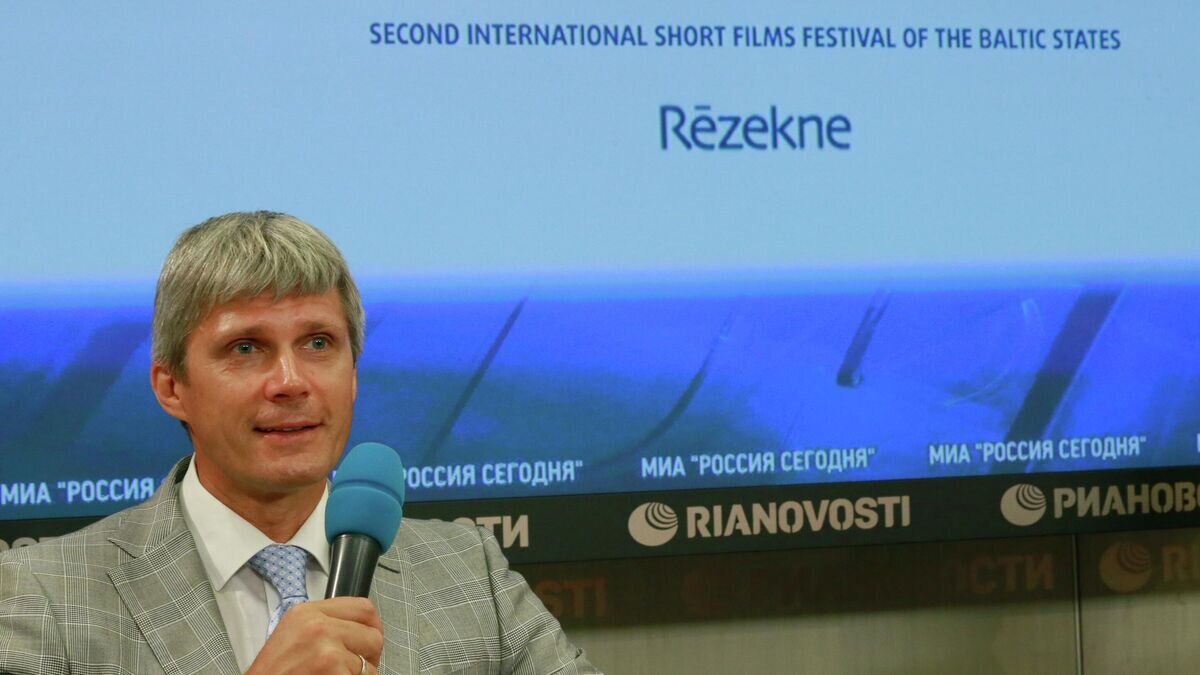    Мэр города Резекне Александр Барташевич на пресс-конференции, посвященной II Международному фестивалю короткометражных фильмов стран Балтийского моря Open Place в латвийском городе Резекне.© РИА Новости / Александр Натрускин