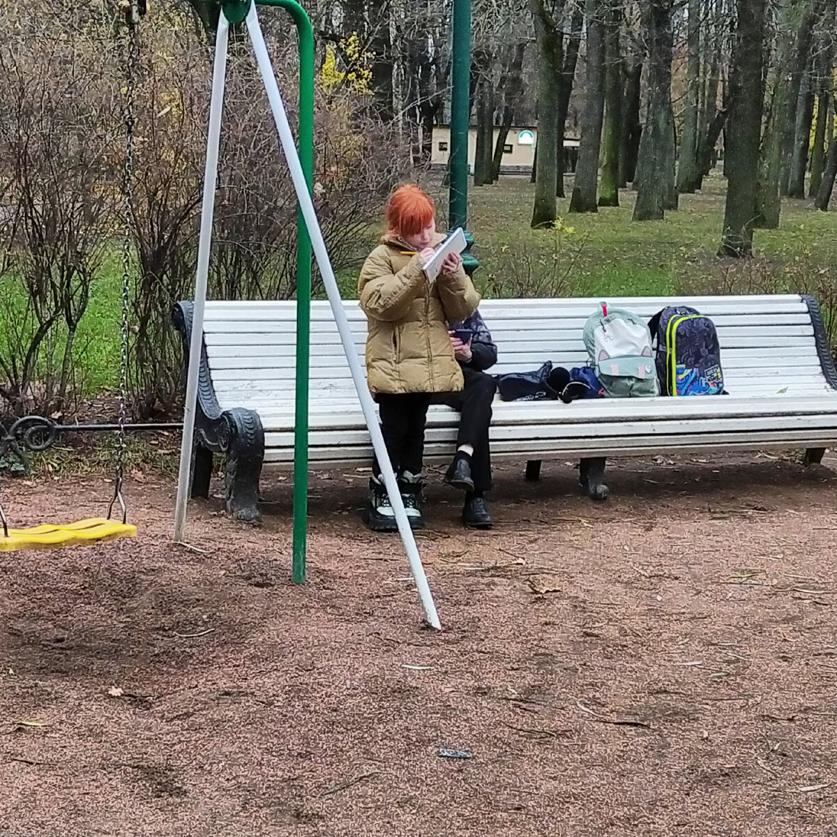 Анечка за работой .