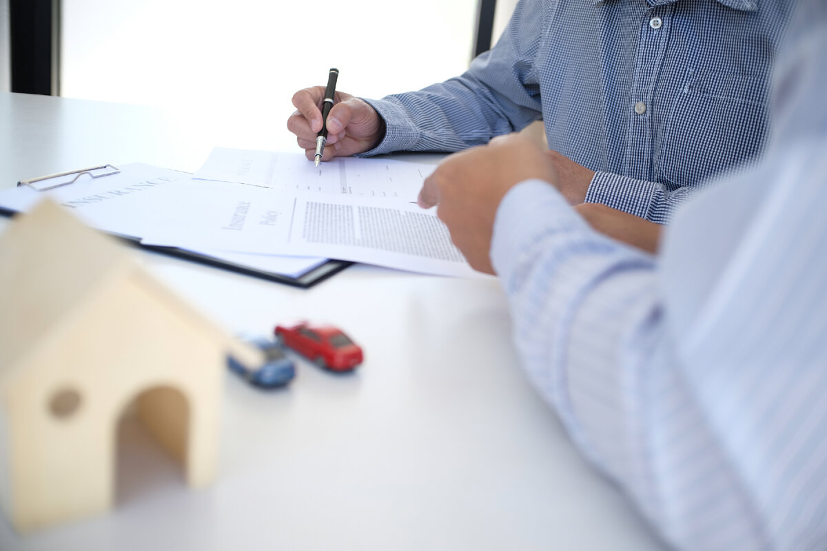 Политика, не задевающая ничьих интересов, не дает никаких результатов. ©Джон Мейджо