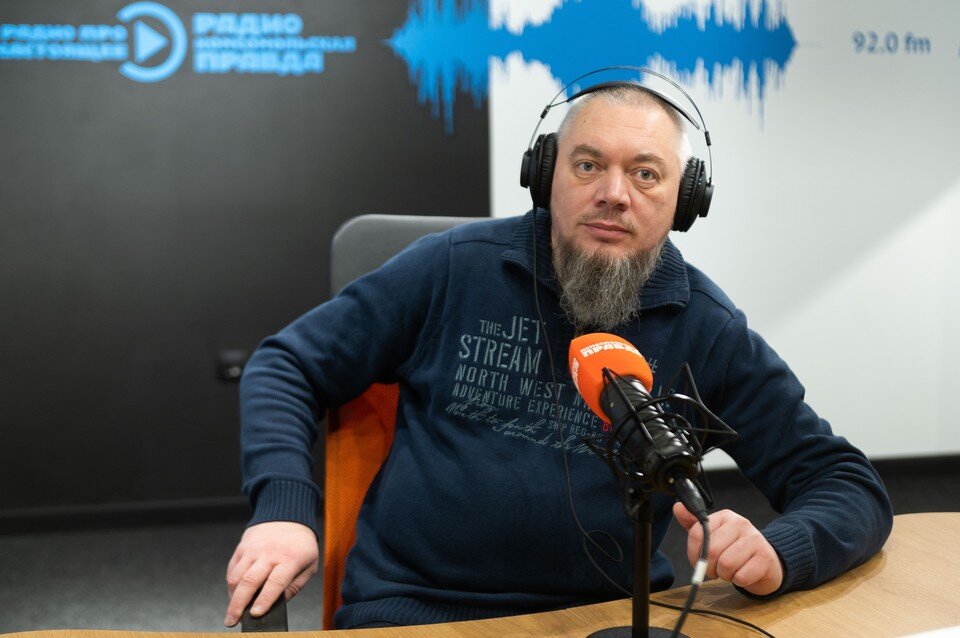     Герман Садулаев в эфире Радио «Комсомольская правда» (92,0 FM). Юлия ПЫХАЛОВА