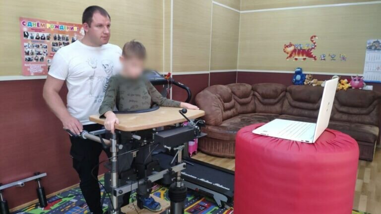    В Оренбуржье в комплексных центрах социальное обслуживание получили 3 898 детей-инвалидов Андрей Севостьянов